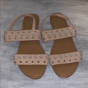 Pearl sandals